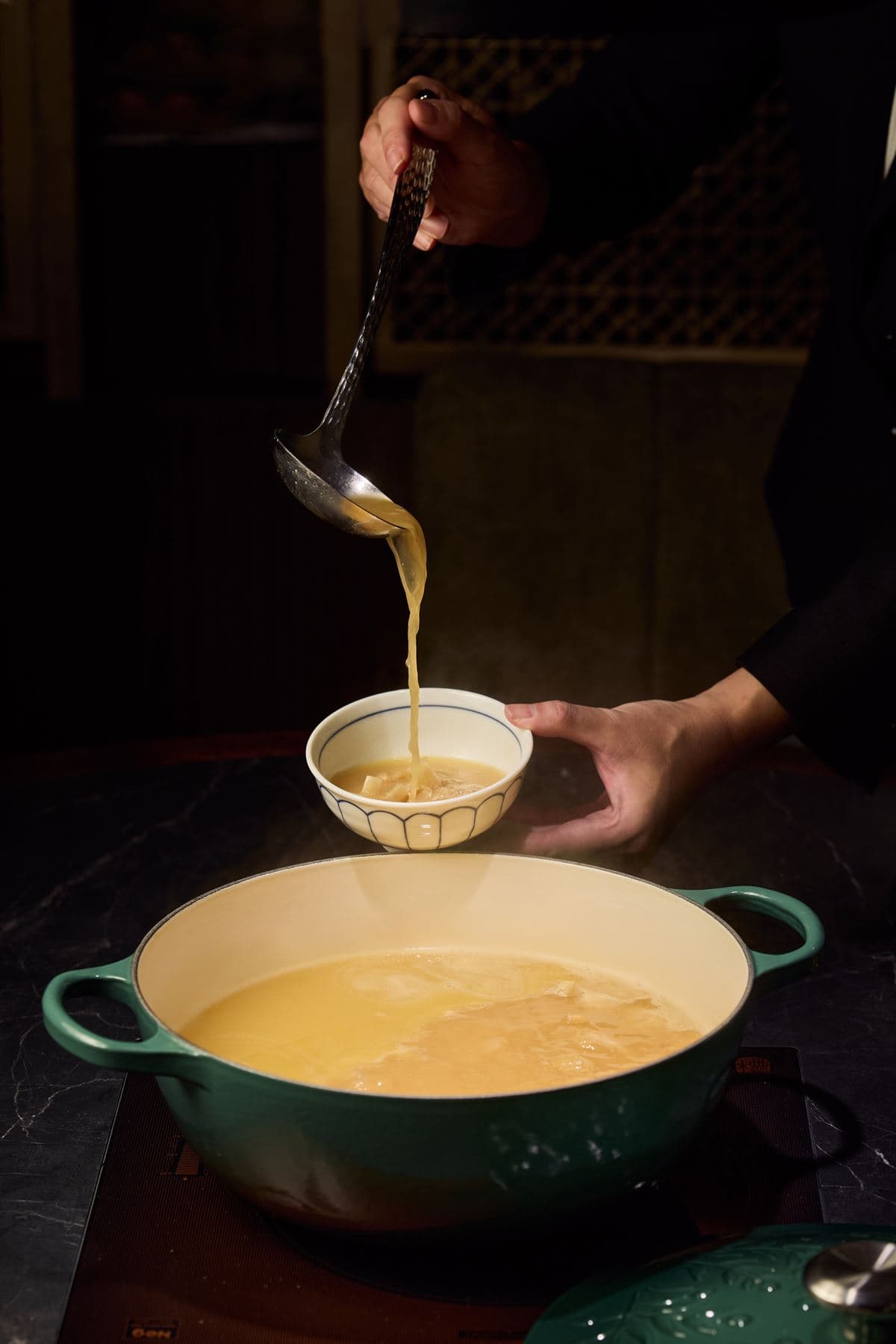台北全新「花膠雞湯海鮮火鍋」!爽嗑日本A5和牛,加碼築間鍋物「買一送一」 台北全新「花膠雞湯海鮮火鍋」!爽嗑日本A5和牛,加碼築間鍋物「買一送一」