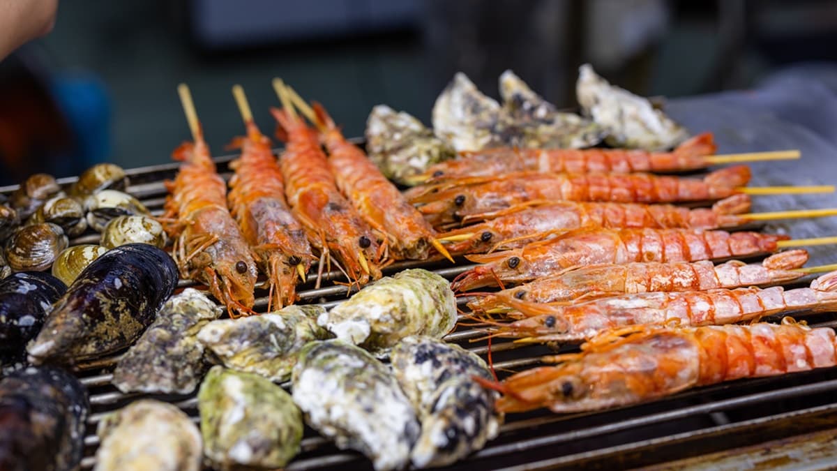 中秋燒烤別只會烤肉片、海鮮!網推10大烤肉必備食材,這物清爽解膩又鮮甜