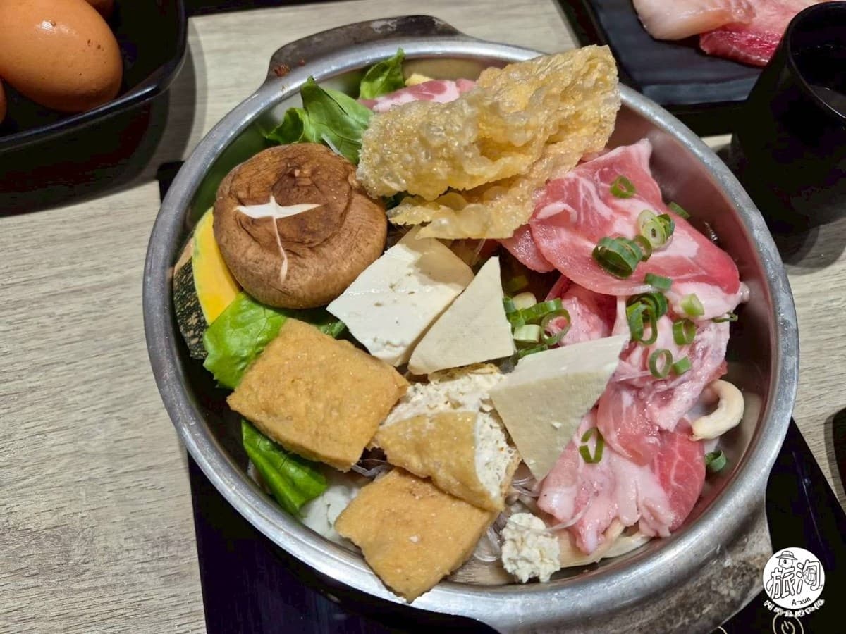 被火鍋耽誤的臭豆腐店!140元起平價小火鍋,必嗑蛤蜊絲瓜鍋、飲料免費暢飲 被火鍋耽誤的臭豆腐店!140元起平價小火鍋,必嗑蛤蜊絲瓜鍋、飲料免費暢飲