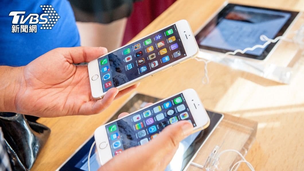 不能用LINE了!手機「這幾款機型」將終止支援,聊天紀錄也恐消失 iPhone 6及iPhone 6 Plus是蘋果有史以來最暢銷的手機。(示意圖/shutterstock達志影像)