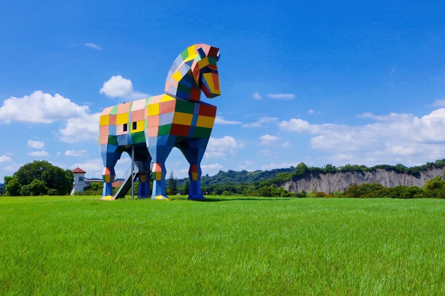 台南中秋旅遊攻略!慕夏展、動漫市集、火舞秀必玩,消費滿50元抽電動車 台南中秋旅遊攻略!慕夏展、動漫市集、火舞秀必玩,消費滿50元抽電動車