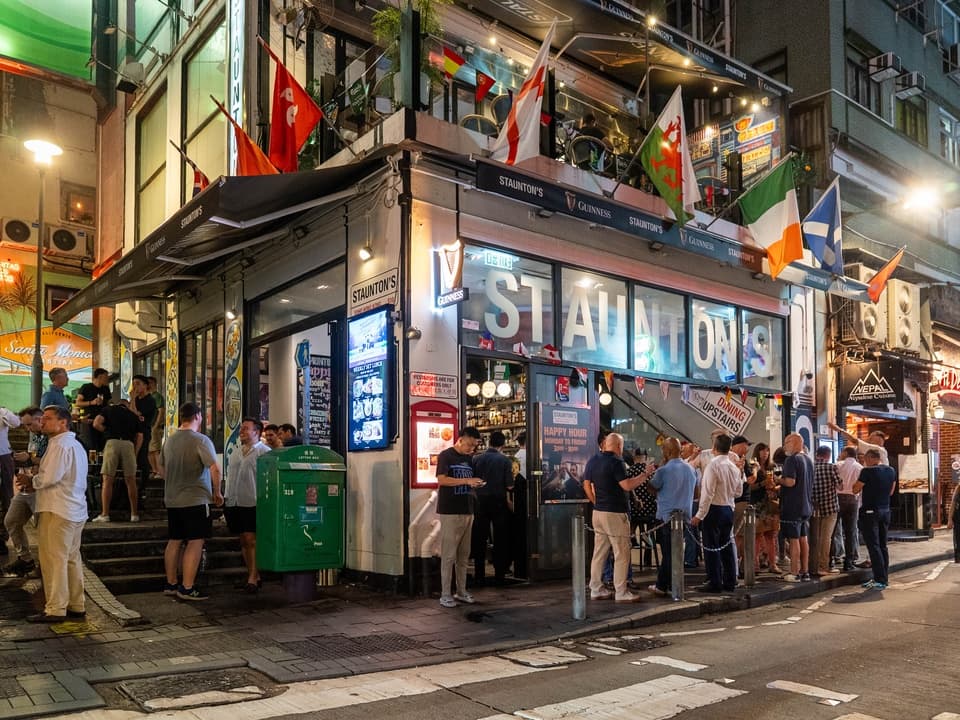 香港5大地標「萬聖節派對」登場!三天兩夜1萬元起,美酒佳餚巡禮別錯過 香港5大地標「萬聖節派對」登場!三天兩夜1萬元起,美酒佳餚巡禮別錯過