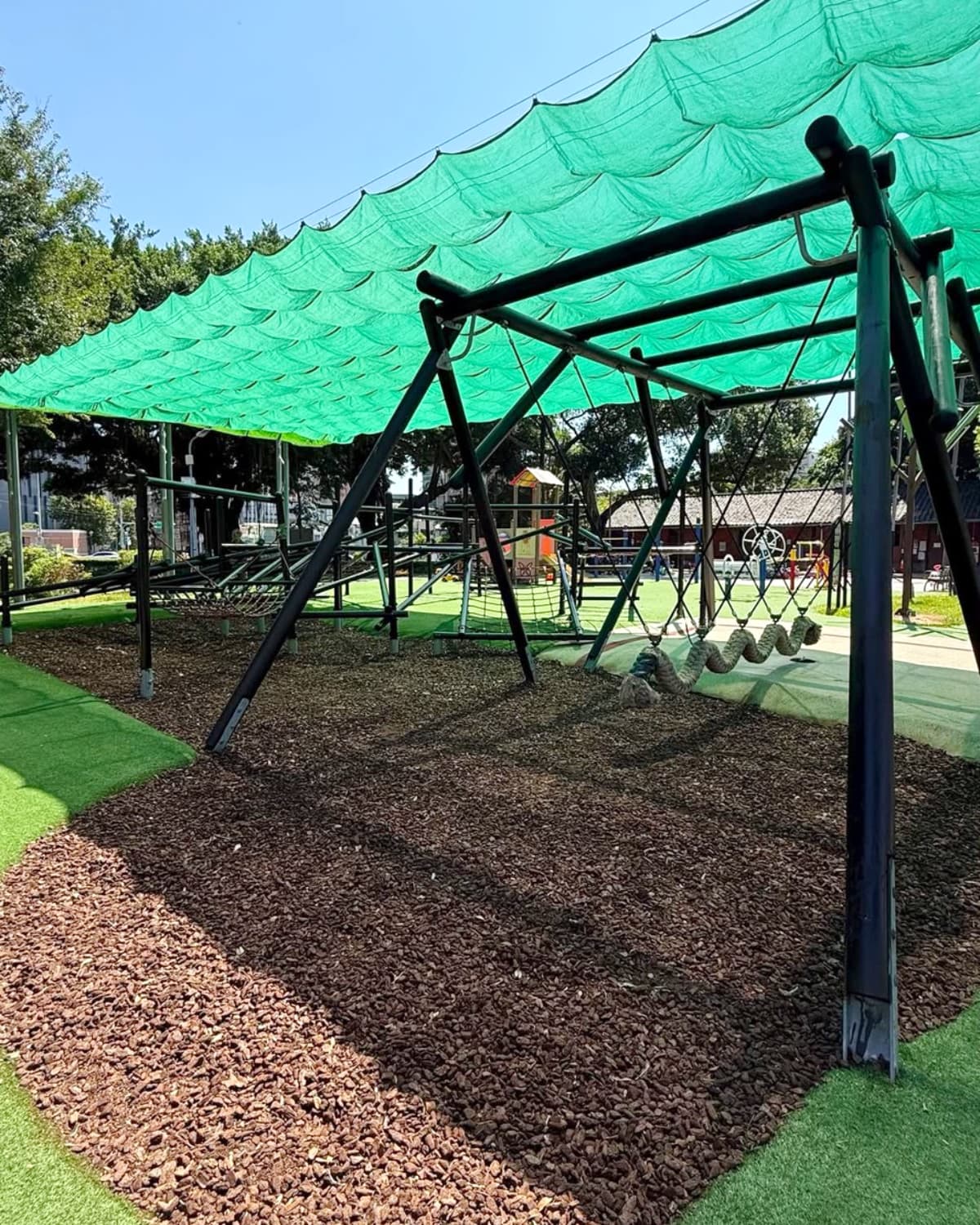 上百台玩具車免費玩!隱藏版親子公園近捷運站,挖土機、跑車、老爺車通通有 上百台玩具車免費玩!隱藏版親子公園近捷運站,挖土機、跑車、老爺車通通有