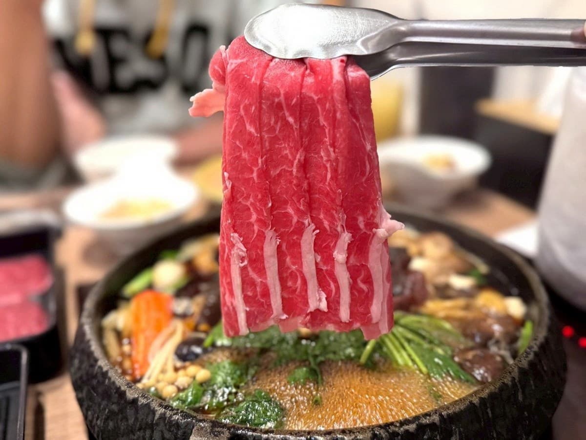 488元火鍋+炸雞吃到飽!4.7星「壽喜燒名店」現切牛肉海鮮、自助吧暢吃 488元火鍋+炸雞吃到飽!4.7星「壽喜燒名店」現切牛肉海鮮、自助吧暢吃