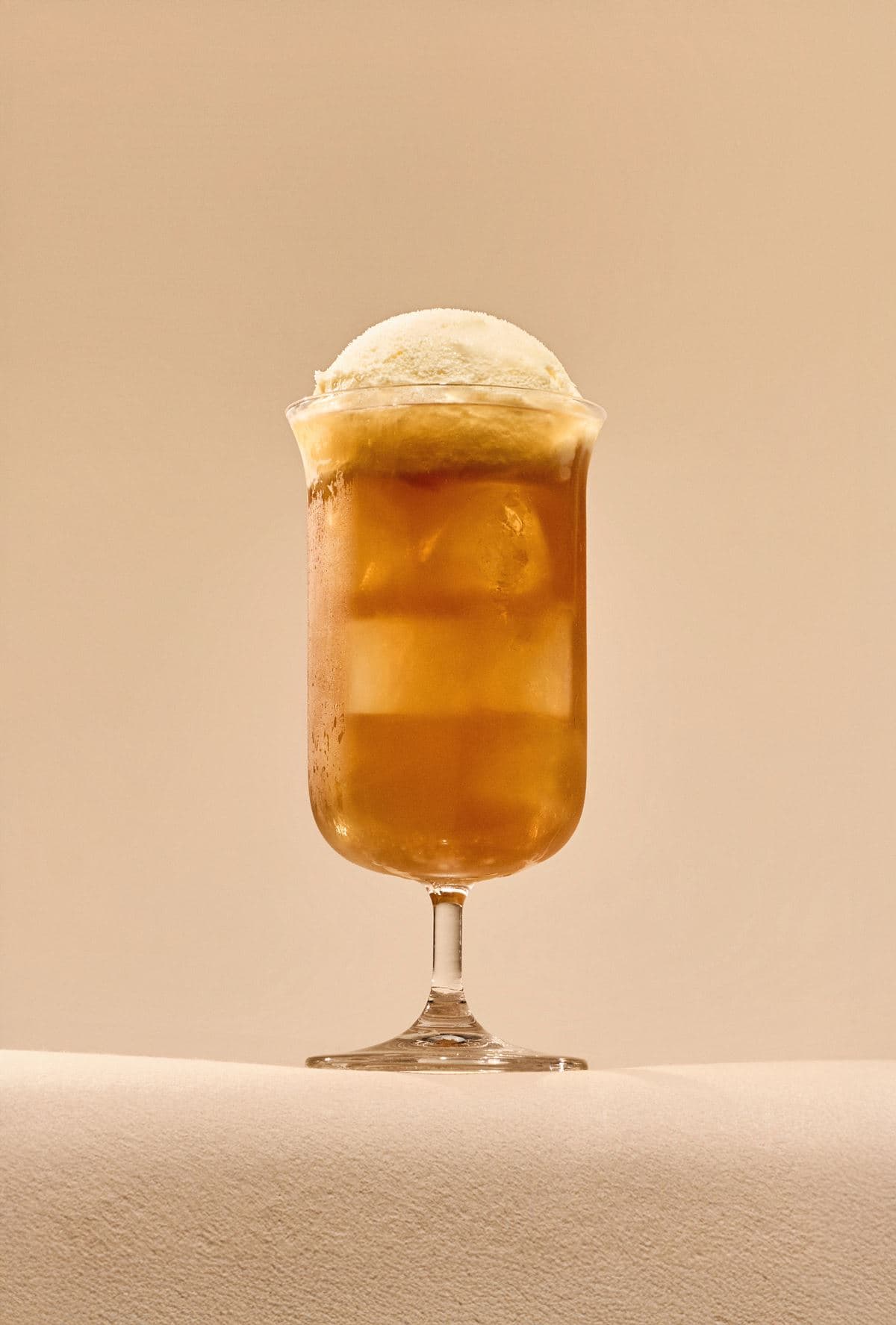 10月壽星免費喝!「鬍子茶」杜拜巧克力變手搖飲,新品第2杯10元 10月壽星免費喝!「鬍子茶」杜拜巧克力變手搖飲,新品第2杯10元