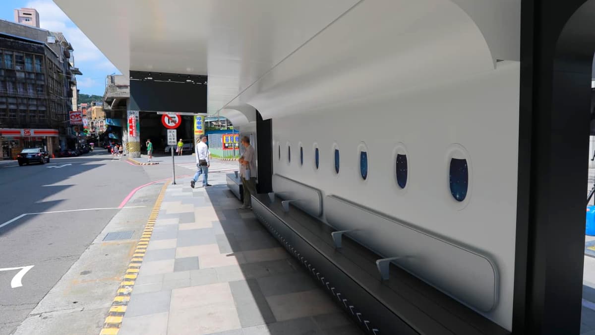北海岸最美公車站!大面玻璃框住海景,全台7大特色候車亭:哈密瓜、貝殼、熱狗鋪 北海岸最美公車站!大面玻璃框住海景,全台7大特色候車亭:哈密瓜、貝殼、熱狗鋪