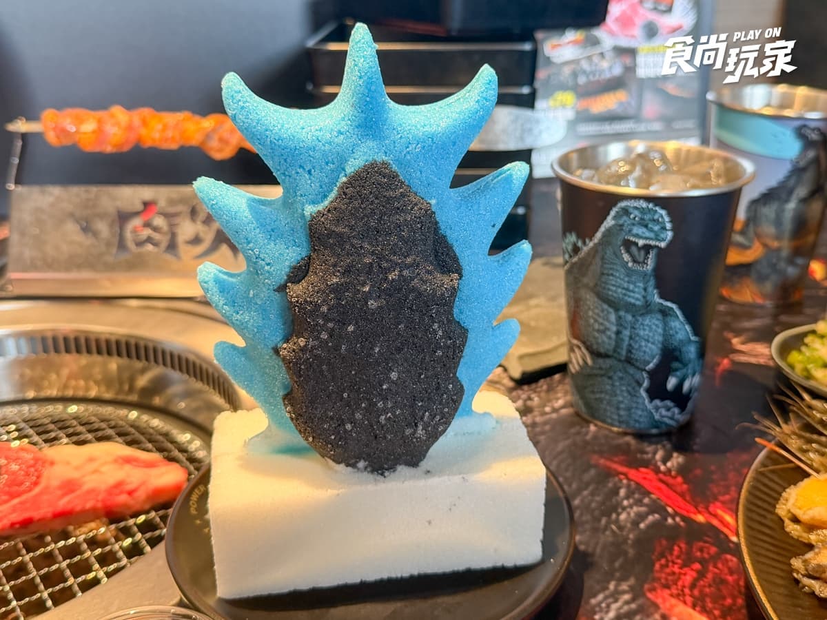 肉次方x哥吉拉主題門市必拍!898元燒肉吃到飽,聯名牛排、泡芙、熱狗堡必點 肉次方x哥吉拉主題門市必拍!898元燒肉吃到飽,聯名牛排、泡芙、熱狗堡必點