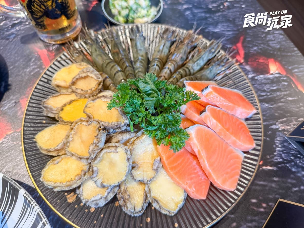 肉次方x哥吉拉主題門市必拍!898元燒肉吃到飽,聯名牛排、泡芙、熱狗堡必點 肉次方x哥吉拉主題門市必拍!898元燒肉吃到飽,聯名牛排、泡芙、熱狗堡必點
