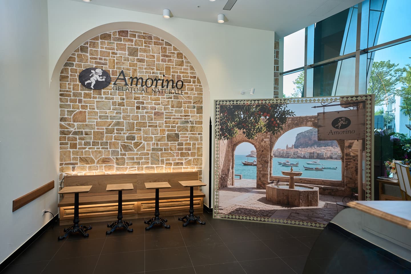 不用飛巴黎吃玫瑰冰!Amorino台灣首店開幕,30種Gelato進駐大巨蛋 不用飛巴黎吃玫瑰冰!Amorino台灣首店開幕,30種Gelato進駐大巨蛋
