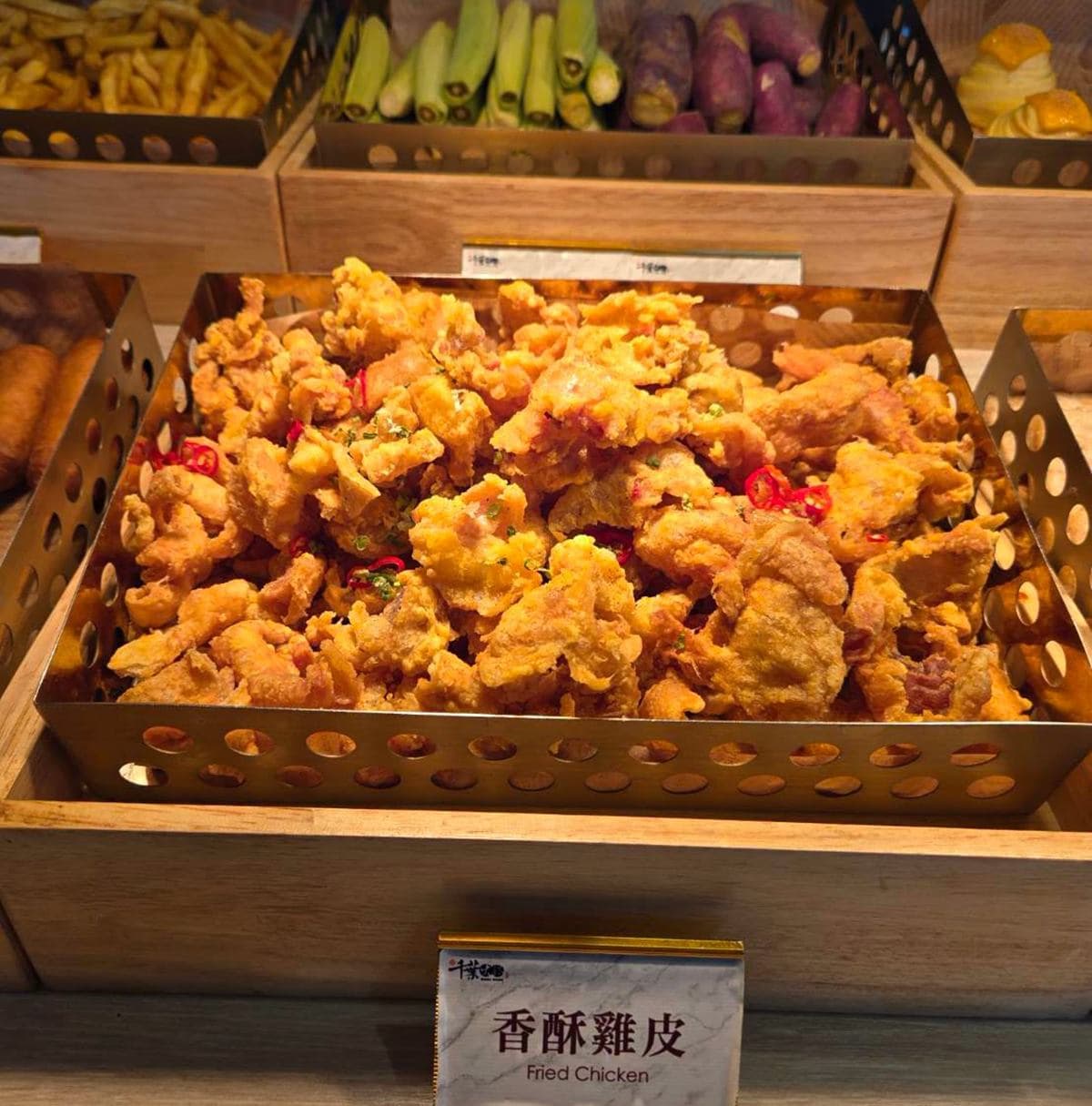 469元韓式炸雞+火鍋吃到飽!超過200款自助吧、現切肉品、熟食、甜點暢吃 469元韓式炸雞+火鍋吃到飽!超過200款自助吧、現切肉品、熟食、甜點暢吃