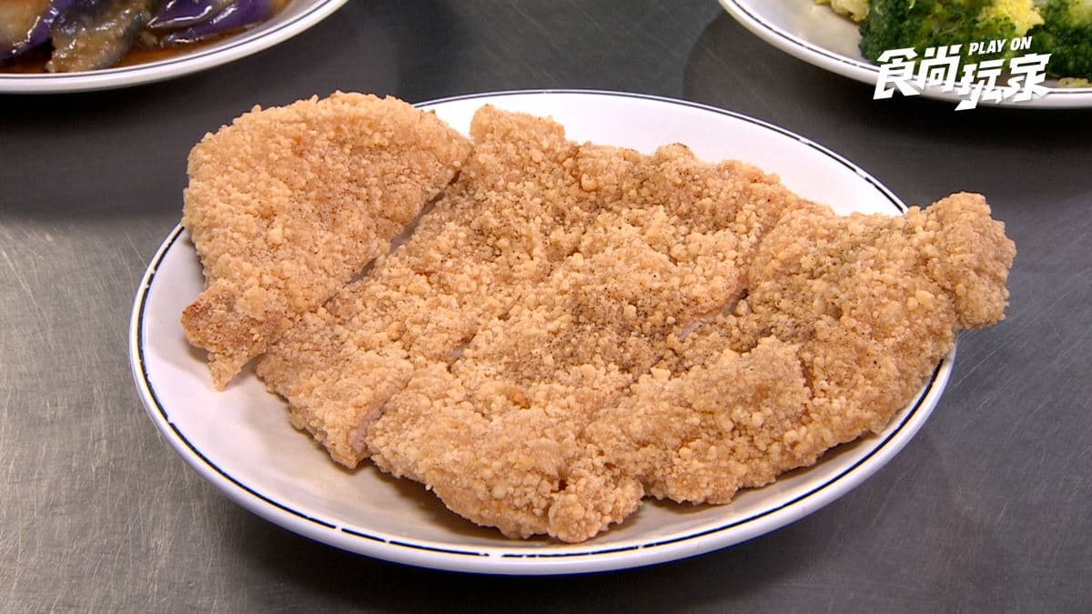 市場低調「超嫩爌肉飯」!必吃「愈嚼愈香腳筋飯」,世界級總鋪師也說讚 市場低調「超嫩爌肉飯」!必吃「愈嚼愈香腳筋飯」,世界級總鋪師也說讚