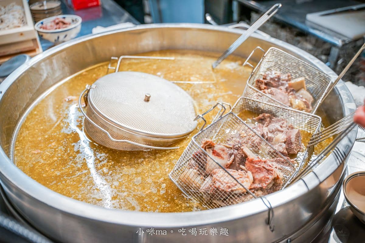 網推超強清燉牛肉麵!桃園「排隊牛肉麵」破萬則好評,巨無霸牛大骨晚來吃不到 網推超強清燉牛肉麵!桃園「排隊牛肉麵」破萬則好評,巨無霸牛大骨晚來吃不到
