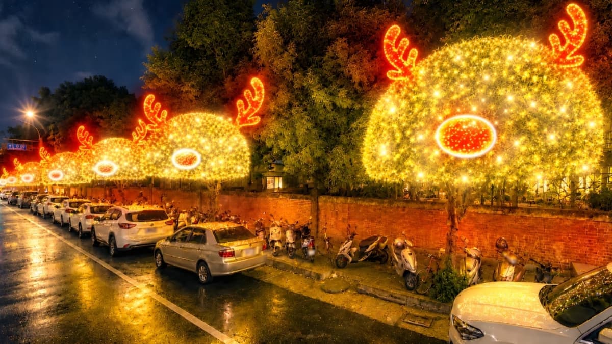 全台最早過聖誕的縣市!屏東聖誕節12大燈區搶先看:10米禮物盒、8米薑餅屋、夢幻光廊 全台最早過聖誕的縣市!屏東聖誕節12大燈區搶先看:10米禮物盒、8米薑餅屋、夢幻光廊