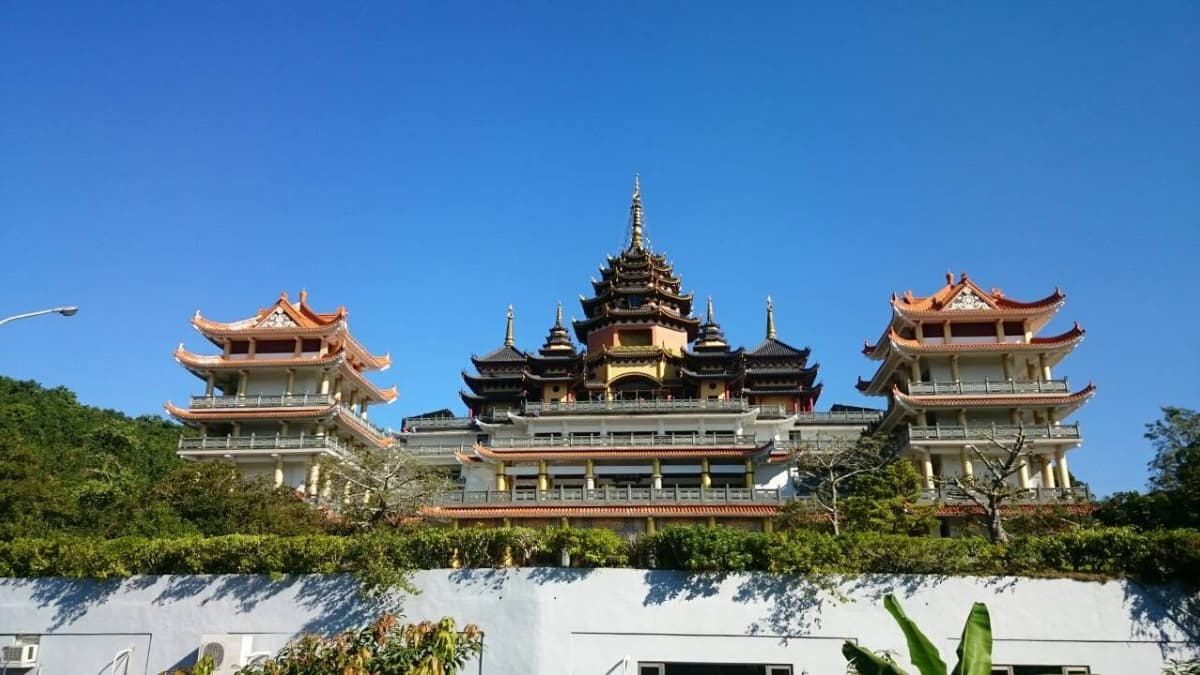 全台8大特色廟宇懶人包!80米黃金雙龍盤旋山林、海底龍宮、台版青瓦台一次收 全台8大特色廟宇懶人包!80米黃金雙龍盤旋山林、海底龍宮、台版青瓦台一次收