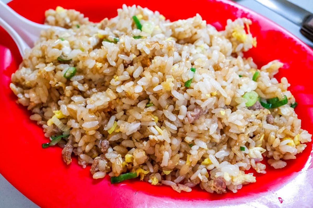 台中近40年燒酒雞老店!人氣「暖胃雞湯」營業到深夜,口味超過10種太欠吃 台中近40年燒酒雞老店!人氣「暖胃雞湯」營業到深夜,口味超過10種太欠吃
