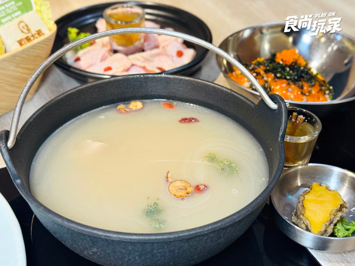 台北首間「雞湯大叔吃到飽」來了!398元暢吃自助吧、炊飯,免費送大叔玩偶 台北首間「雞湯大叔吃到飽」來了!398元暢吃自助吧、炊飯,免費送大叔玩偶