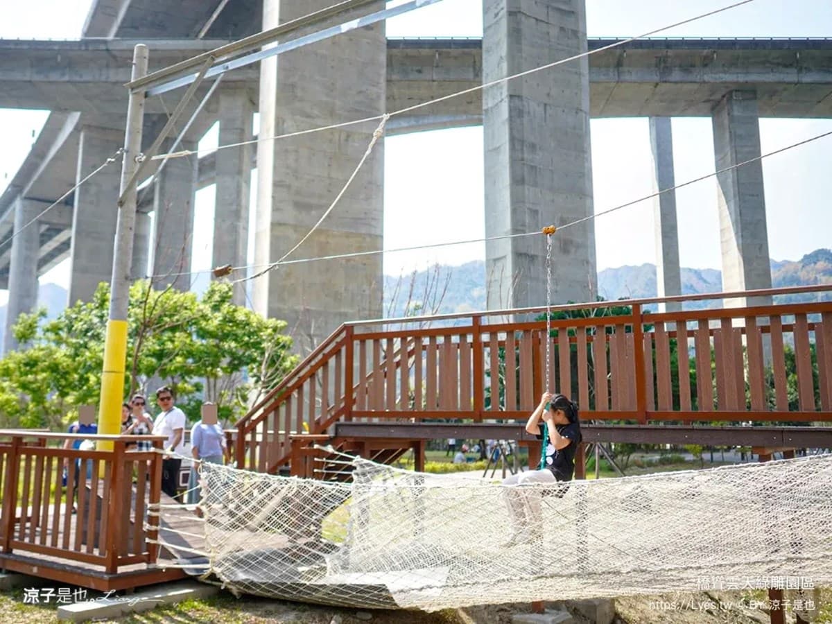 超刺激「免費親子遊園區」藏這!10種攀岩、繩索橋玩到嗨,70公尺高架橋必拍 超刺激「免費親子遊園區」藏這!10種攀岩、繩索橋玩到嗨,70公尺高架橋必拍