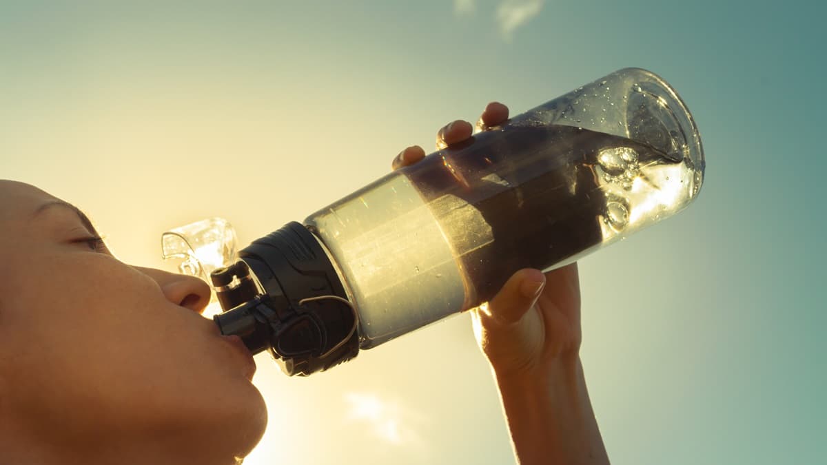 水壺多久洗一次?專家教正確清潔法:「做錯1事」細菌量是馬桶圈4萬倍