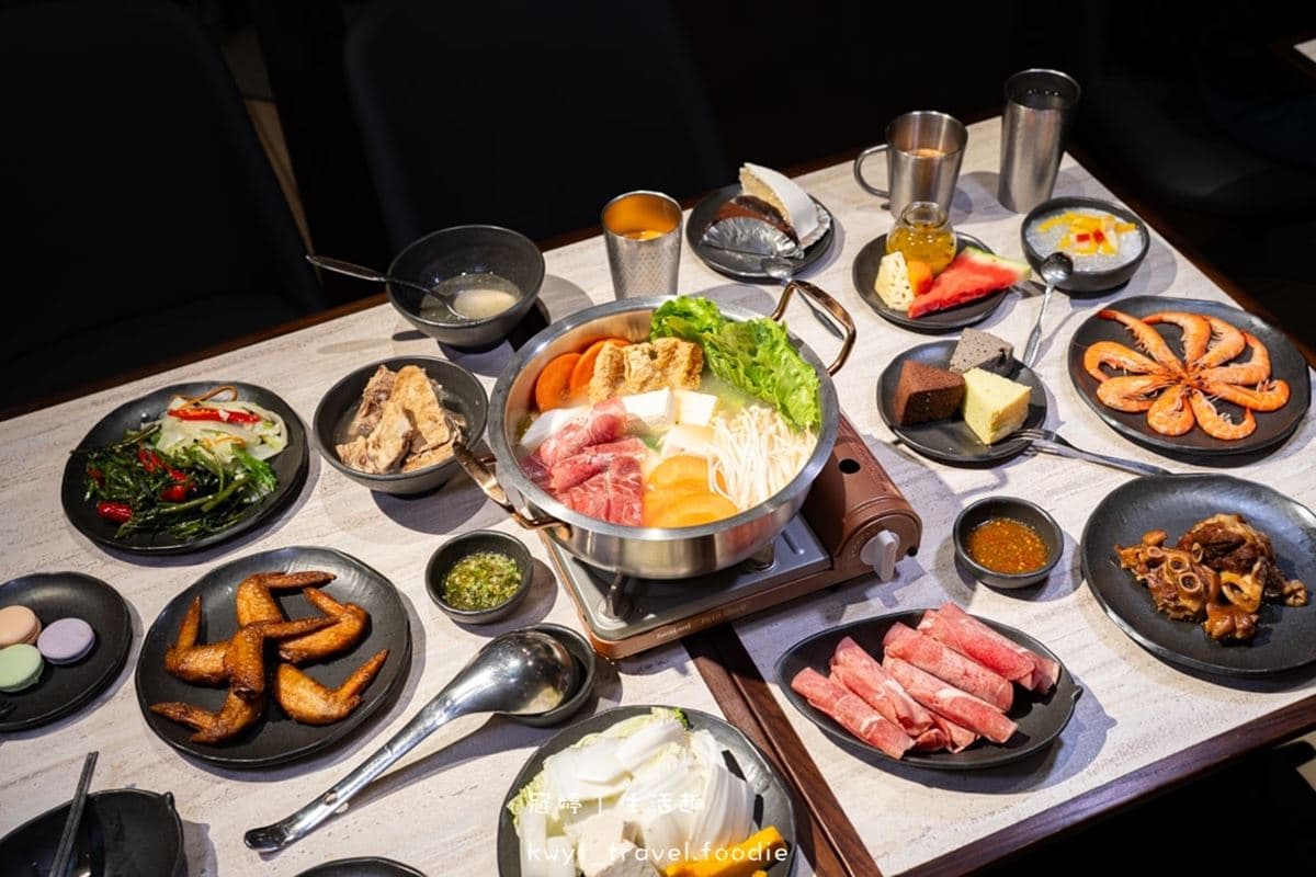 板橋超狂「泰式吃到飽」!50道料理「火山排骨、牛排」無限吃,299元泰啤暢飲 板橋超狂「泰式吃到飽」!50道料理「火山排骨、牛排」無限吃,299元泰啤暢飲