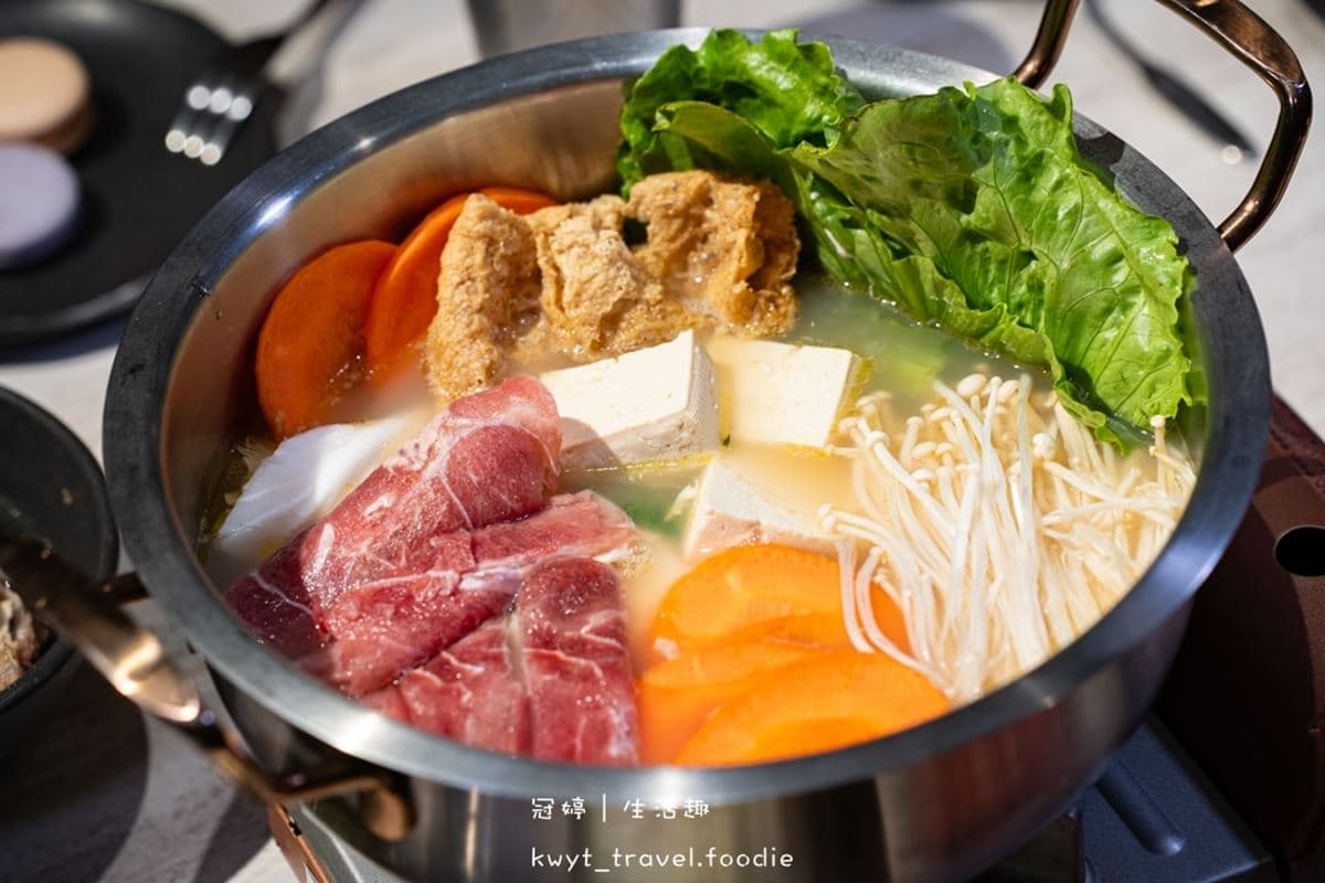 板橋超狂「泰式吃到飽」!50道料理「火山排骨、牛排」無限吃,299元泰啤暢飲 板橋超狂「泰式吃到飽」!50道料理「火山排骨、牛排」無限吃,299元泰啤暢飲