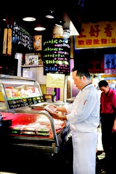 星級主廚帶你逛市場、挑好貨,國內當令海鮮有哪些? A0528331.jpg