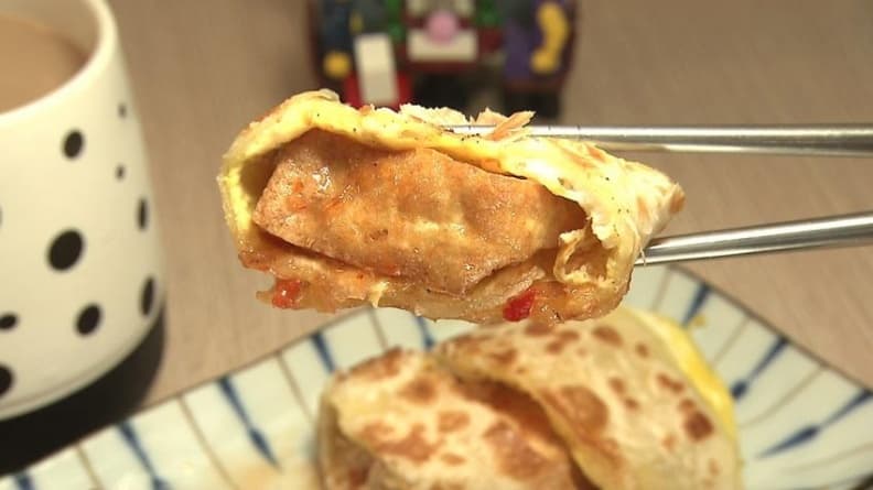 蛋捲裡夾炸豆腐 早午餐創意口味出奇招 00003.jpg