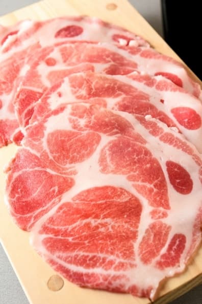 大口吃肉!肉食主義火鍋店牛豬各部位一次吃光 A0528886.jpg