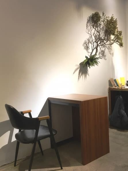 一個人吃飯就是VIP!這間餐廳每桌都是一人座 IMG_5864.JPG