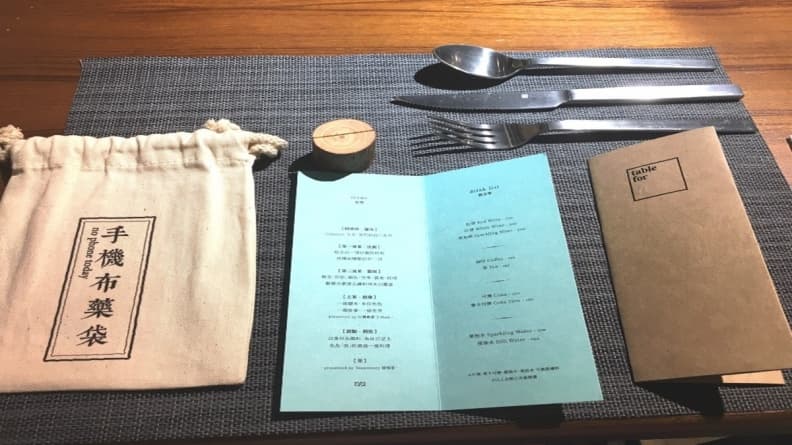一個人吃飯就是VIP!這間餐廳每桌都是一人座