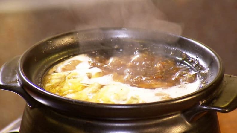 帝王級料理!3天3夜燜燒土窯羊肉