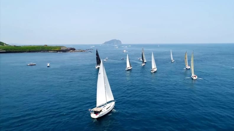 「海上視角」才刺激!基隆國際風帆大賽 出海加油爽度破表