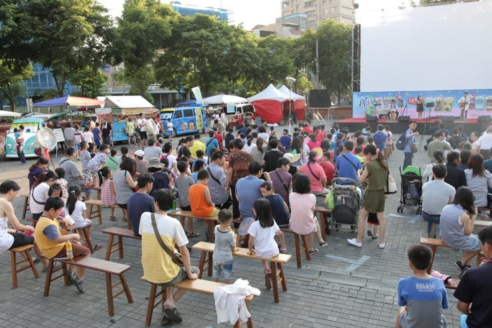 連辦三個夏天!免費看「新竹露天電影」每週有餐車、市集、抽獎,今年在這6個地點! 連辦三個夏天!免費看「新竹露天電影」每週有餐車、市集、抽獎,今年在這6個地點!