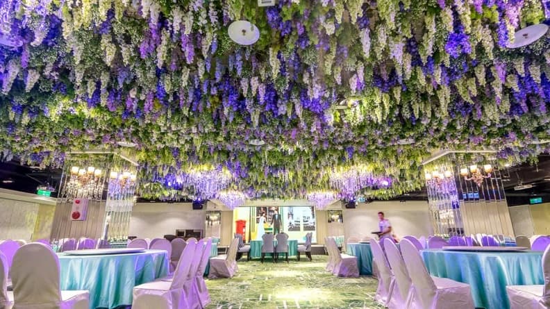 【新開店】想婚了!網紅系婚宴餐廳「紫藤花森林、粉玫瑰天空」美翻天