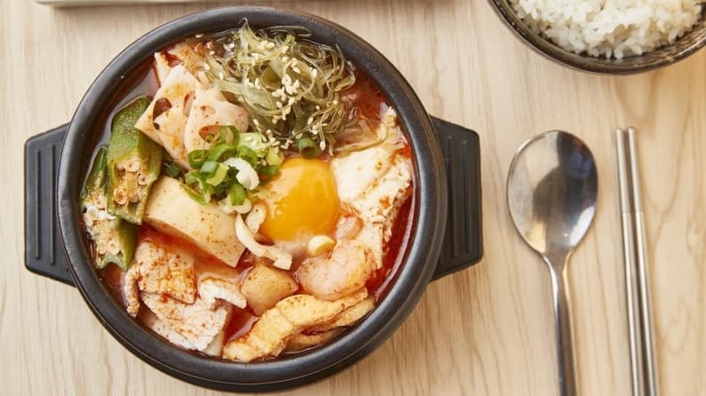 【新開店】吃料理也能變美!東京「膠原蛋白純豆腐鍋」進軍台北 還有5種辣度可選