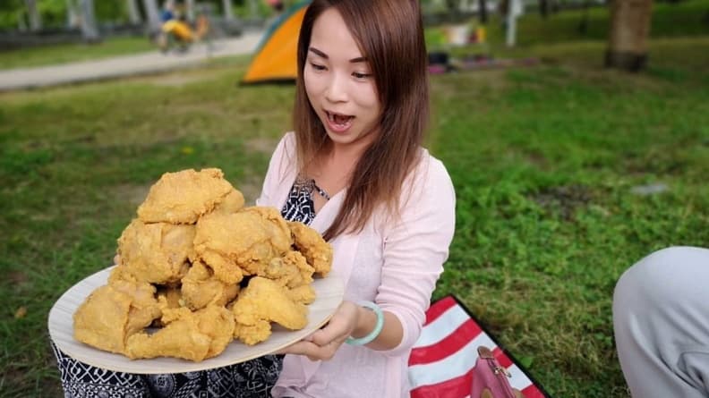台中美食就是狂!16塊炸雞只賣299 再送4萬元金條
