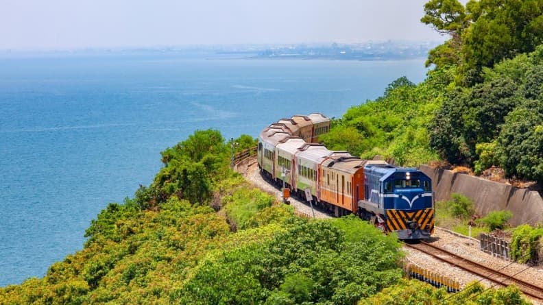 放假玩不夠!臺鐵「228連假車票」加開列車,北花快車200元優惠