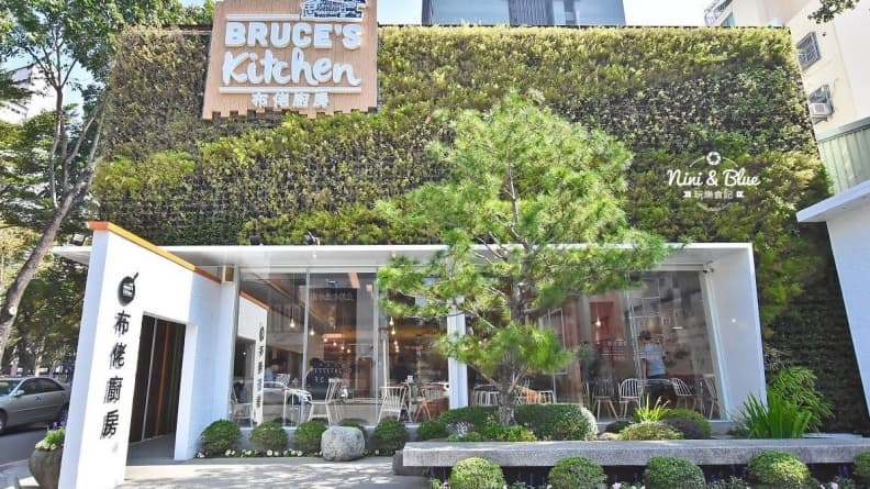 就像在大自然中用餐!台中「森林系」餐廳又一家 必拍超美綠色植栽牆