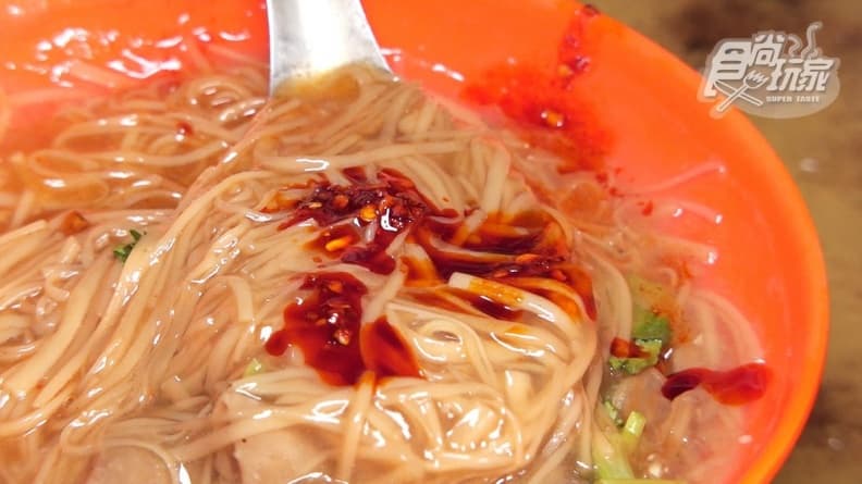 社子島人氣銅板美食!麵線、甜不辣料好味美,加獨門辣醬更銷魂