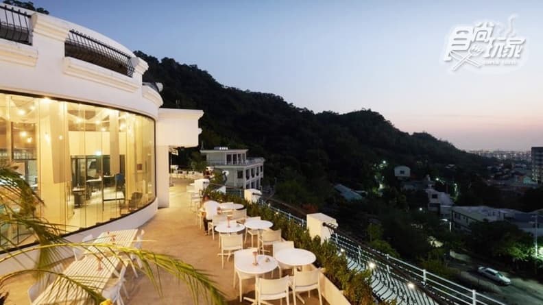遠眺大坑山景!台中網美風餐廳賞夕陽、夜景,還能吃超軟嫩紅酒牛頰肉