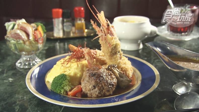 1秒穿越到昭和!台中日式復古洋食館,必吃「金騷包」漢堡排、海陸乾咖哩