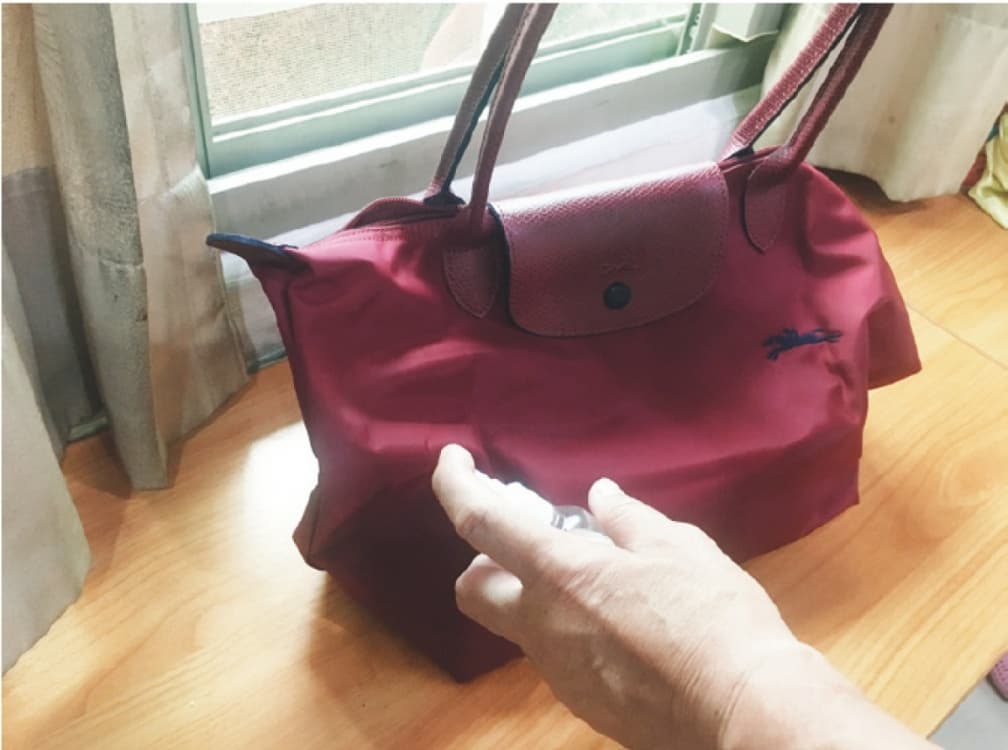 防疫生活妙招!掌握5原則避免感染病毒,護理師:外套「這樣脱」才安全 防疫生活妙招!掌握5原則避免感染病毒,護理師:外套「這樣脱」才安全
