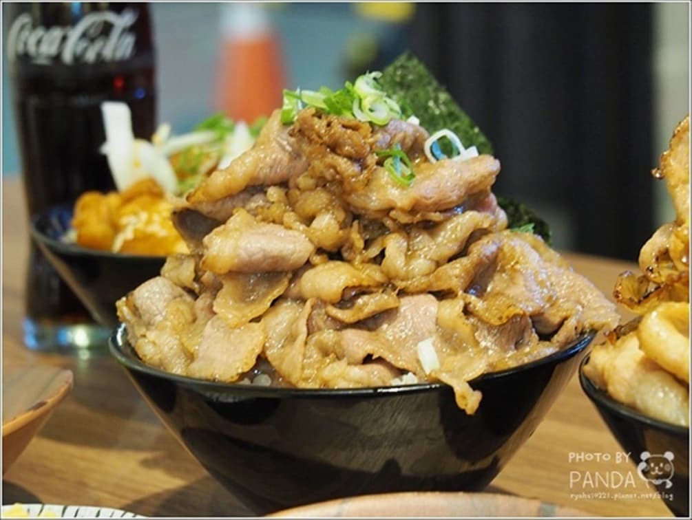 老闆不計成本啦!6家好評爆量系美食:紅蟳痛風粥、101海鮮塔、鮭魚卵瀑布 老闆不計成本啦!6家好評爆量系美食:紅蟳痛風粥、101海鮮塔、鮭魚卵瀑布
