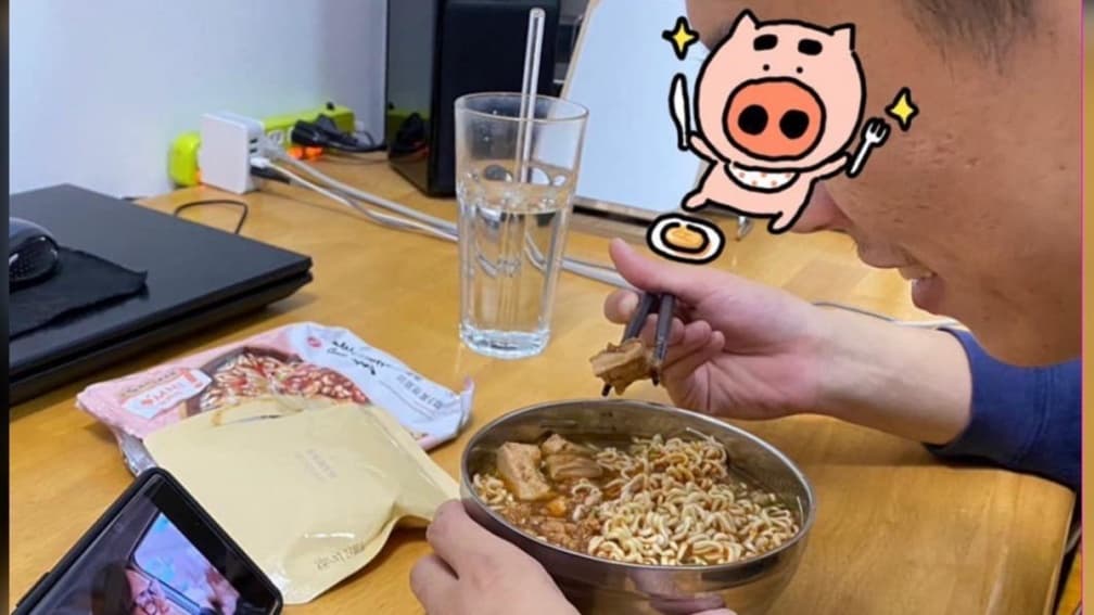 泡麵怎麼煮最好吃?網友舌戰料理包添加順序,意外釣出男神金城武煮法 泡麵怎麼煮最好吃?網友舌戰料理包添加順序,意外釣出男神金城武煮法