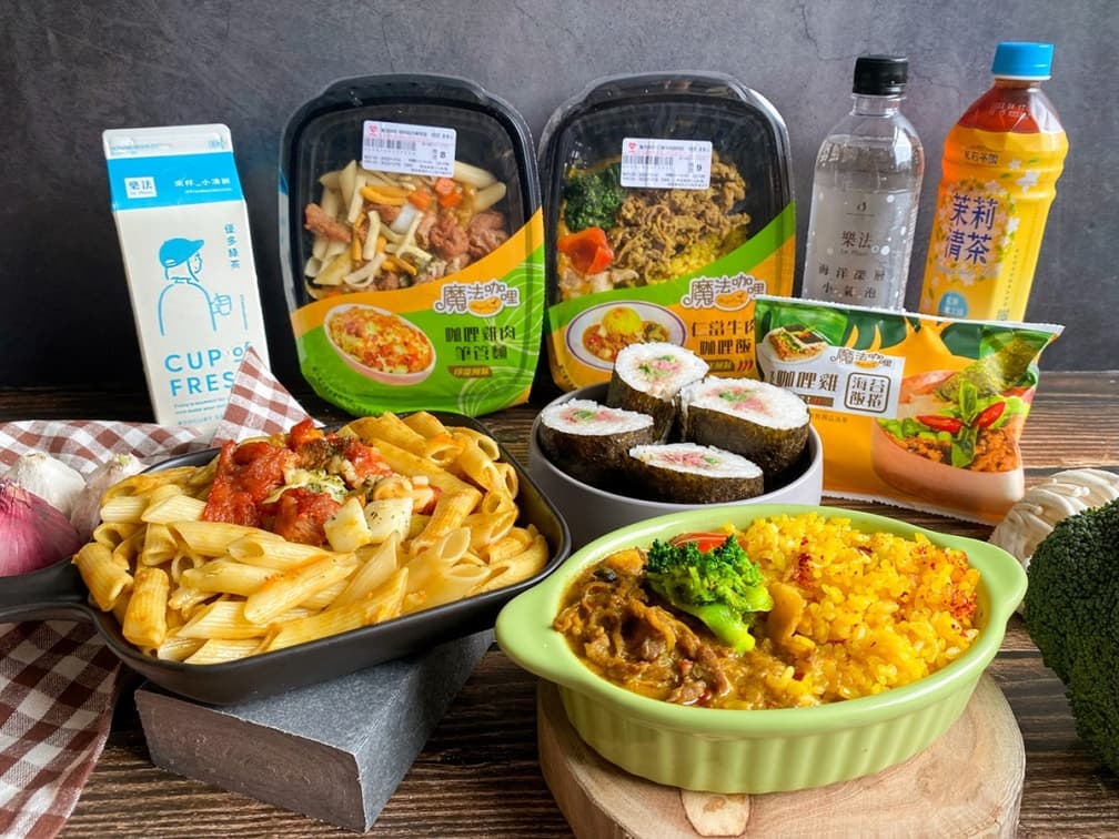 衝全家喝鼎泰豐「剝皮辣椒雞湯」!超商熟食大戰開打,7-11x三元花園最強韓食 衝全家喝鼎泰豐「剝皮辣椒雞湯」!超商熟食大戰開打,7-11x三元花園最強韓食