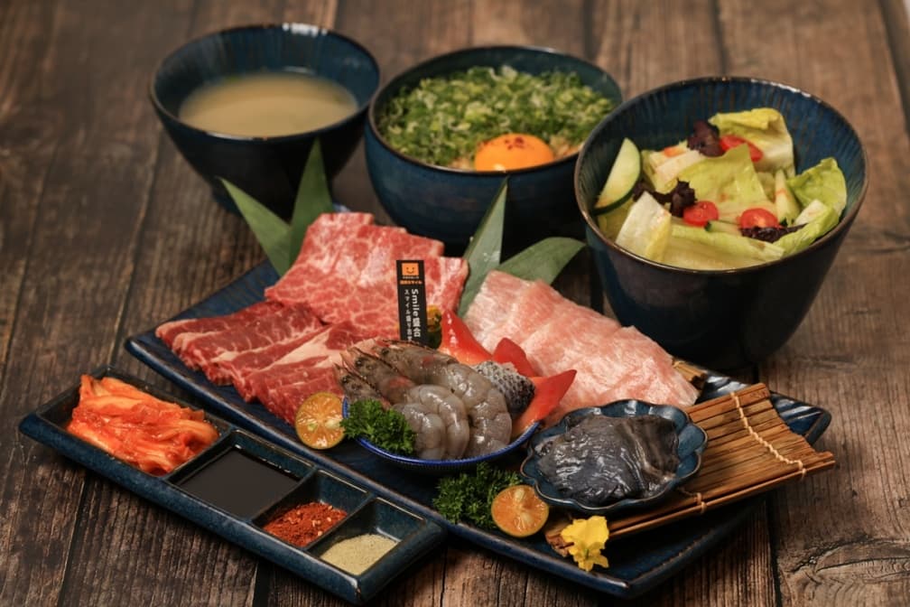 本週聚餐看這篇!5餐廳好康免費拿:對身分證送龍蝦、壽星幾歲送幾隻雞翅 築間2品牌好康快衝!「1人燒肉」打卡享銅板價、和牛鍋物吃到飽抽整桌免費