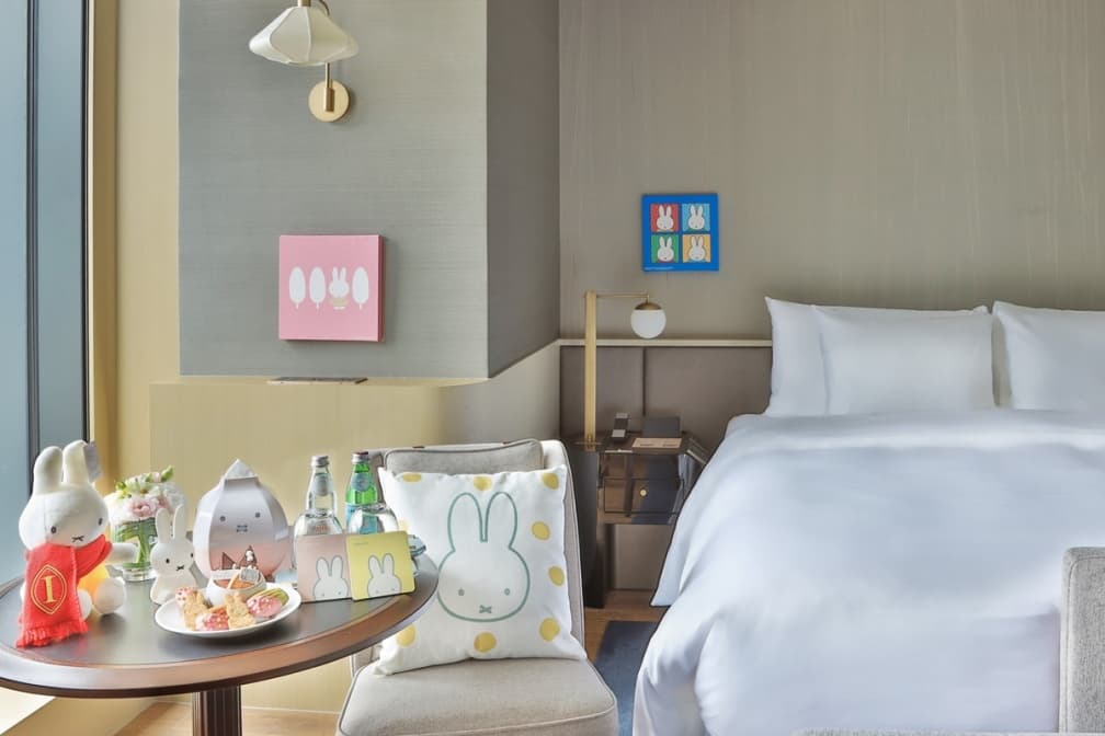 免費帶走抱枕、QQ燈!全台首間「米飛兔」主題房,還有限定款圍巾兔兔可拿 免費帶走抱枕、QQ燈!全台首間「米飛兔」主題房,還有限定款圍巾兔兔可拿