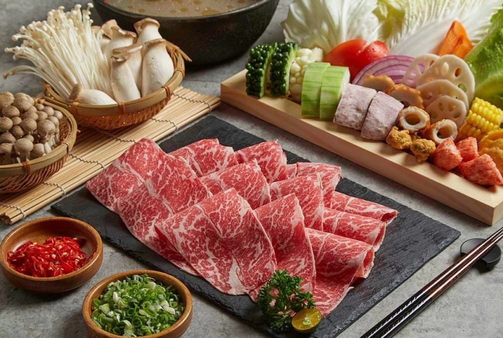 5折爽吃燒肉!築間全新「火、烤2吃」插旗新店,再享50種自助吧吃到飽 5折爽吃燒肉!築間全新「火、烤2吃」插旗新店,再享50種自助吧吃到飽