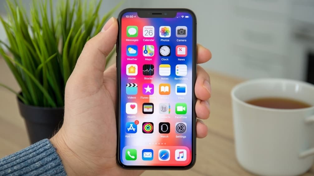 舊iPhoneX卡槽壞掉還有啥用?放音樂、蓋泡麵都有,最多網友拿來當「這用途」