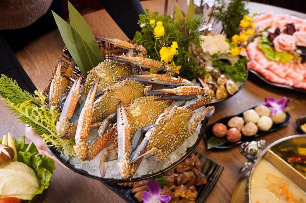 188元就能爽嗑鍋!「問鼎」推限量「花膠鮑魚干貝、酸菜魚」,養顏養身又開胃 188元就能爽嗑鍋!「問鼎」推限量「花膠鮑魚干貝、酸菜魚」,養顏養身又開胃