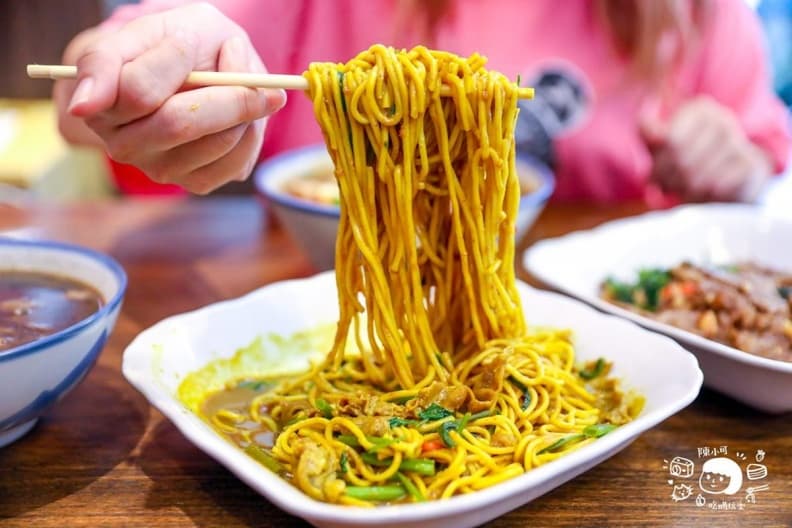 大鍋霸氣現炒!新莊人激推「羊肉炒麵」香辣開胃,鹹甜沙茶+半熟蛋滑順唰嘴 大鍋霸氣現炒!新莊人激推「羊肉炒麵」香辣開胃,鹹甜沙茶+半熟蛋滑順唰嘴